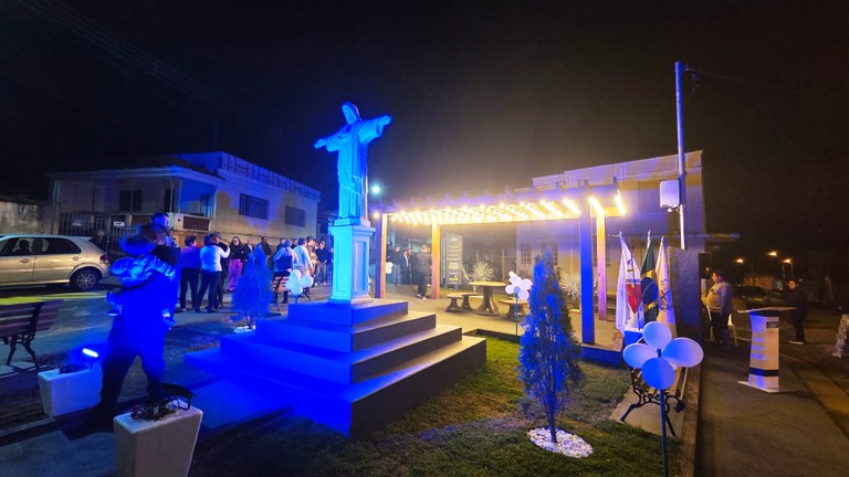 Câmara Municipal prestigia reinauguração da Praça Professora Conceição Milagre